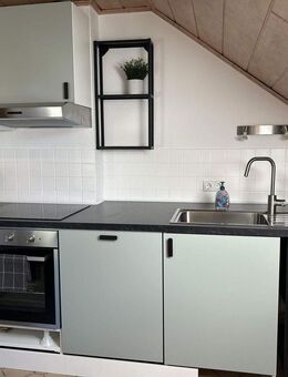 Lichtdurchflutete Traumwohnung im Dachgeschoss: Möbliert und frisch renoviert! Ab Jan - Bischberg