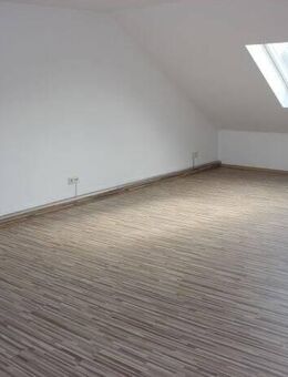 Helle 1 ZKB-Dachgeschoss-Wohnung - Saarlouis