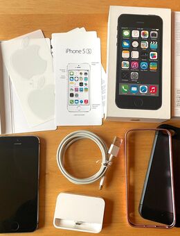 Apple iPhone 5s - 32GB - Space Grau (Ohne Simlock) mit Zubehör, Dockingstation - Neuss