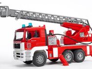 Bruder® Spielzeug-Feuerwehr MAN Feuerwehr mit Drehleiter Licht&Sound 47 cm (02771)