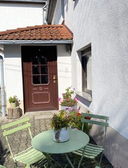 Idyllisch gelegener 2-Seitenhof mit Zweifamilienhaus, Scheune und sehr großem Grundstück mit Pool - Lommatzsch