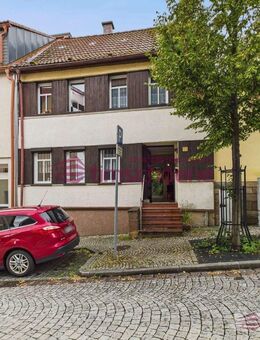 **Wohnen in der historischen Innenstadt! Einfamilienhaus mit Nebengebäude in Ilmenau zu verkaufen** - Ilmenau