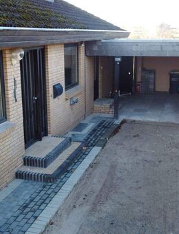 Satteldachbungalow mit Teilkeller in beliebter Feldrandlage- frisch saniertes Duschbad und Gäste-WC - Nübbel