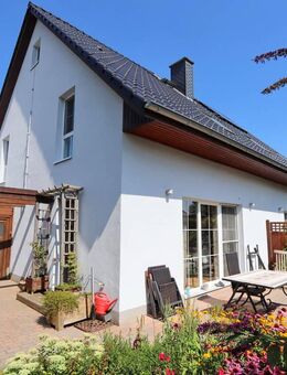 Einfamilienhaus mit Einliegerwohnung in Henstedt-Ulzburg - Henstedt-Ulzburg