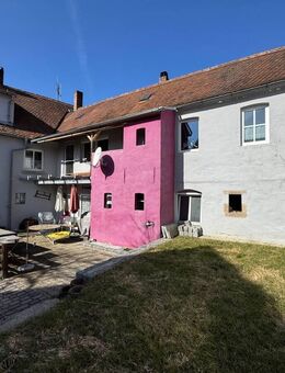 Großes Reihenmittelhaus mit schönem Innenhof im Zentrum von Mitterteich! - Mitterteich