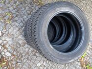 4 x Winterreifen 175/65 R15 anzubieten - Berlin