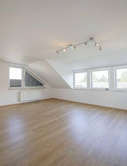 Geräumige Dachgeschosswohnung in schöner Lage von Ratingen-Ost - Ratingen