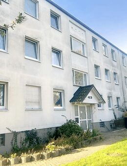 Erstbezug nach hochwertiger Renovierung - moderne 3-Zimmer-Wohnung mit Balkon und neuer Einbauküche - Munster