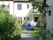 Großzügige, gepflegte 4,5 Zimmer-Nichtraucherwohnung mit EBK in Zweifamilienhaus - Erlangen