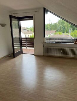 Mühlheim-Lämmerspiel, großzügige 2-Zi-DG-Whg.,65m2, gr. Balkon,Waldnähe - Mühlheim (Main)