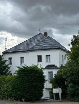 Objekt-Nr.: 11623 - NEU sanierte und vermietete Stadtvilla mit modern ausgestatteten 6 ETW in Crimmitschau - Crimmitschau