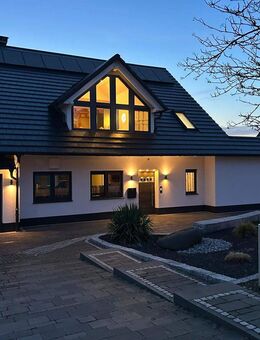 Traumhaus in Rechlin mit Hallenbad und 2 Einlieger-/Ferienwohnungen - Rechlin