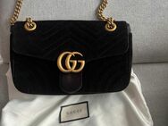 habe eine Gucci Marmont Flap Samt Bag in schwarz - Köln