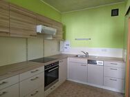 Vermiete eine gepflegte 3-Raumwohnung mit Einbauküche, Balkon und Stellplatz - Bernstadt (Eigen)