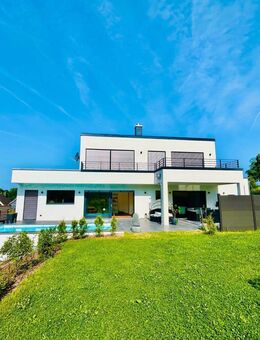 Luxuriöses Einfamilienhaus mit Sauna, Außenpool und Smart Home Technologie - Wermelskirchen