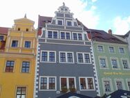 Große 2-Zimmer-Wohnung mit geräumiger Wohnküche und Parkettboden * direkt am Markt * - Meißen
