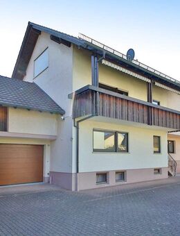 Stilvolles Zweifamilienhaus mit vielseitigen Nutzungsmöglichkeiten in Sinzheim - Sinzheim