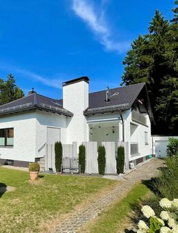 Am Waldrand zuhause: Teilsaniertes EFH mit 222m² in Neumarkt - Neumarkt (Oberpfalz)