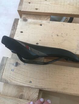 Bontrager Sattel Hollow Race Lux in gute Zustand - Berlin