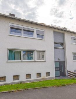 Menden / Lendringsen – Renovierte Wohnung im 1.OG eines 5 FMH mit Südbalkon - Menden (Sauerland)