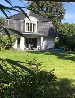 Stadtvilla mit Sonnenterrasse, Garten, Gästehaus, Erdwärme... - Hohen Neuendorf