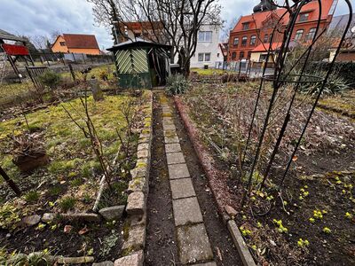 Einfamilienhaus mit Toreinfahrt und schönen Garten