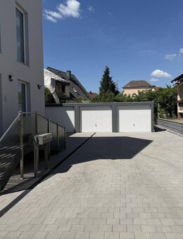 REDUCED ! Erstbezug 4-Zimmer Wohnung +1.OG + Lift+ Garage +Keller+Stellplatz - Höchstadt (Aisch)