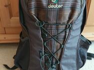 Deuter GoGo Rucksack, braun, sehr leicht (ca. 600 Gramm), ca. 25 Liter Volumen - Schwabach