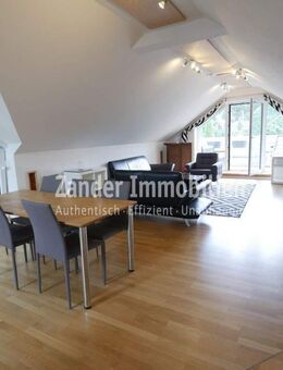 Individuelle Dachwohnung, hochwertig ausgestattet mit hellen Räumen - Ratingen