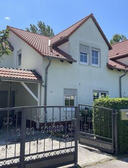 Modernes Einfamilienhaus mit idyllischem Garten und direktem Anschluss zum Naturschutzgebiet - Leuna - Leuna