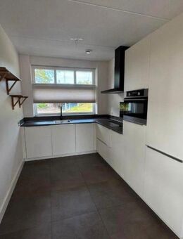 Moderne weiße Küche 2020 Inklusive Geräte-Top Zustand Nr(L124) - Köln