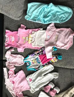 Baby Kleidung Größe 50/56 - Königsbach-Stein