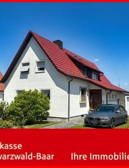Gepflegtes Einfamilienhaus mit 2 Garagen - Donaueschingen