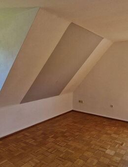 Geräumige 2-Zi Dachgeschosswohnung in Celle - Celle