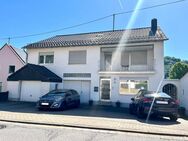 Gepflegtes Einfamilienhaus mit Garten und Garage in zentraler Lage von Losheim am See- Rissenthal - Losheim (See)