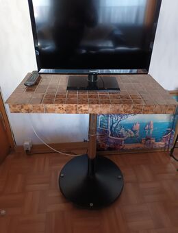 Fernsehtisch mit Mosaikfliesen, höhenverstellbar - München Schwabing-Freimann