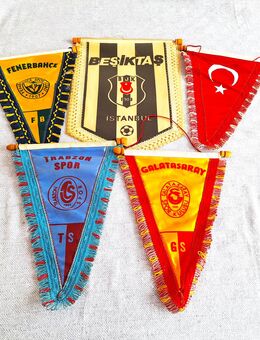 19 x Fan Fussball Wimpel Verschiedene von verschiedenen Vereinen. Siehe dazu die Fotos der Wimpel Ab 3 € - Meckenheim