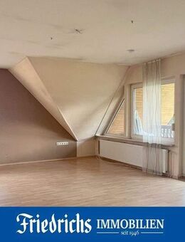 Großzügige Dachgeschosswohnung mit Loggia und Terrasse in Edewecht - zentrale Wohnlage - Edewecht