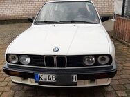 Sehr gepflegter Nichtraucher BMW 318i E30 Oldtimer in weiß, 4türig, unfallfrei, Garagenwagen und ohne Rostbefall aus Altersgründen zu verkaufen. - Köln