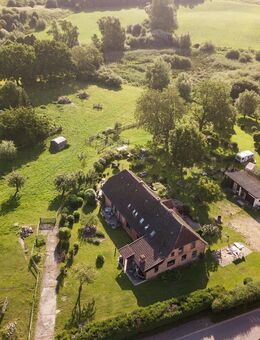 Stilvolles Landhaus mit Ausbaureserven und 3 Baugrundstücken zu verkaufen! - Glasin