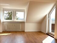 Traumhafte Dachgeschosswohnung mit Loggia und tollem Blick über Altenfurt - Nürnberg