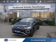 VW T-Roc, 1.5 l TSI Style 150PS, Jahr 2022 - Rostock