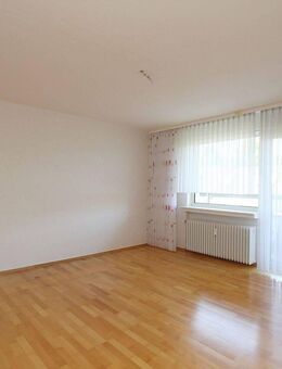 Absolute Seltenheit! 5-Zimmer-Wohnung mit 2 Balkonen, 2 Bädern, EBK und 2 Garagen in Harleshausen - Kassel