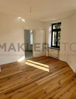**Frisch modernisierte 2-Zimmer-Wohnung mit Parkett und Wannenbad!** - Leipzig