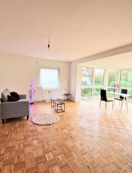 Provisionsfrei & Renoviert: 4-Zimmer-Wohnung mit Gemeinschaftsgarten, Balkon und Wintergarten - Oberursel (Taunus)