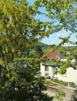 ZWEIFAMILIENHAUS MIT GROSSEM GRUNDSTÜCK :: RUHIGE HANGLAGE IN ESSINGEN - Essingen (Baden-Württemberg)