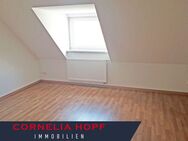 #3-Raum-Wohnung #Dachgeschoss #Tageslichtbad mit Wanne # geräumige Küche mit Fenster - Erfurt