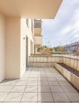 Lichtdurchflutete Erdgeschosswohnung mit moderner Einbauküche und Terrasse - Mainz