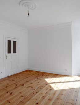 Bezugsfreie 3-Zimmer-Wohnung in Rigaer Straße. Hohe Decken, Dielenböden, Altbauflair. - Berlin
