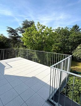 Penthouse-Wohnung mit Dachterrasse und zusätzlicher Stauraum-Speicherfläche - Wiesbaden